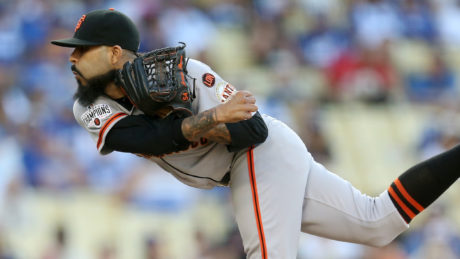 Giants' Sergio Romo to sign 1-year deal with rival Dodgers