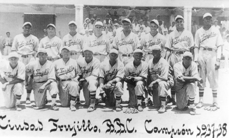 Los Dragones of Ciudad Trujillo, 1937 national champions.
