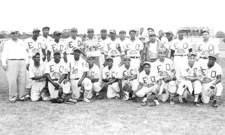The Estrellas Orientales of San Pedro de Macoris’ 1954 championship team.
