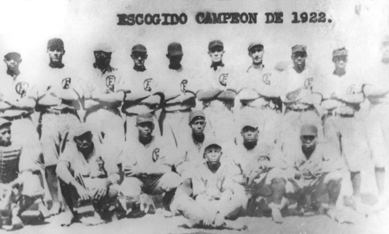 Santo Domingo’s Leones del Escogido’s championship team of 1922. 
