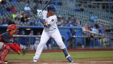 Photo of Salvador Perez completes comeback with 4-year Royals deal